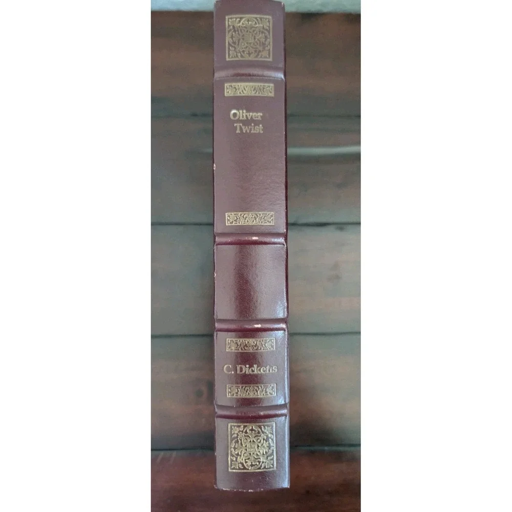 Oliver Twist Charles Dickens Collectors Library of Classics Faux Leather 1992